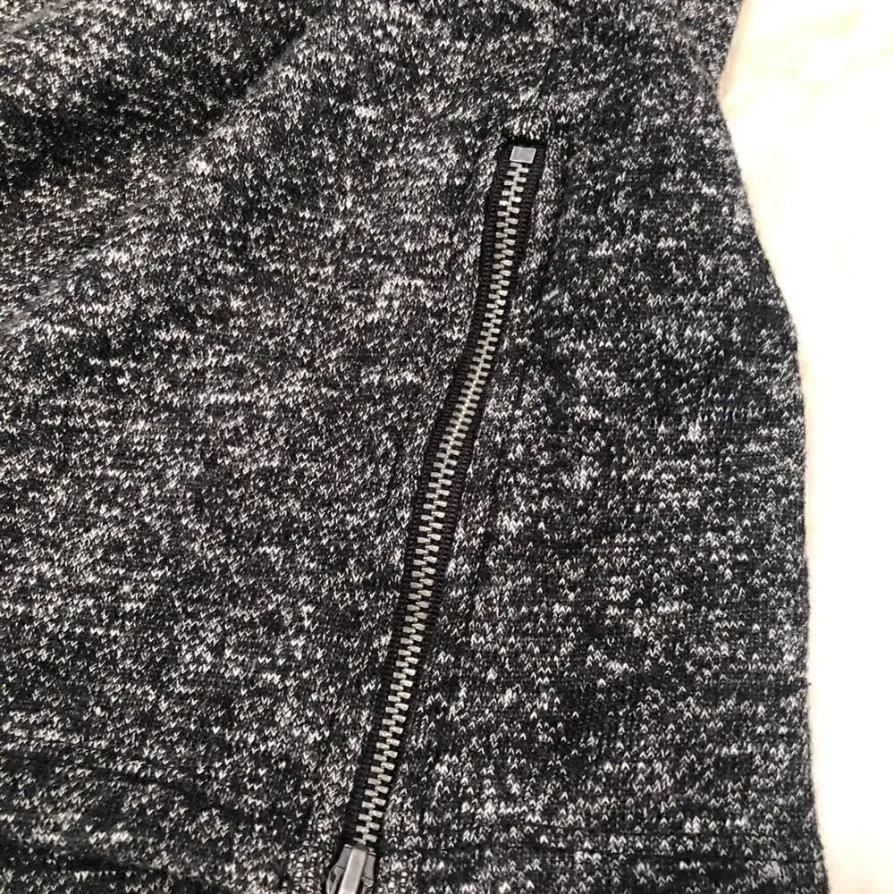 Fabletics Hoodie - Picture 4 of 5